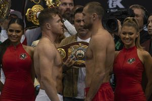 Kovalev logró dar el peso para pelea vs Canelo pese a susto en el primer intento