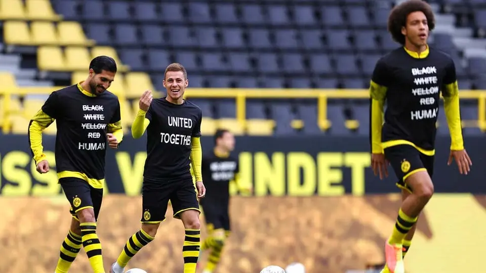 Bundesliga: Jugadores del Dortmund protestan contra el racismo