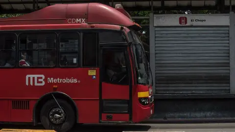 Metrobús dosificará entrada de pasajeros a partir del lunes 25 de mayo