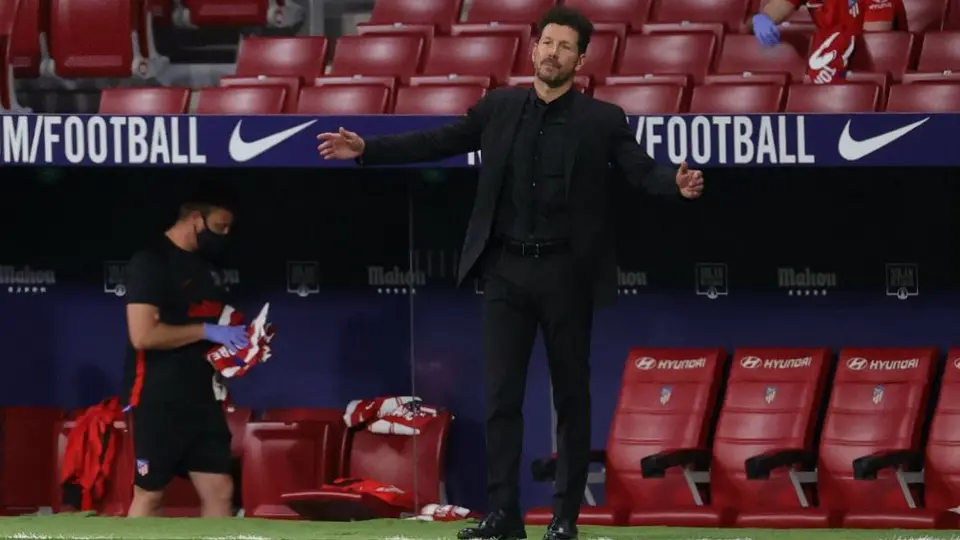 Simeone: "Extrañamos a la afición, ver el estadio vacío es duro"