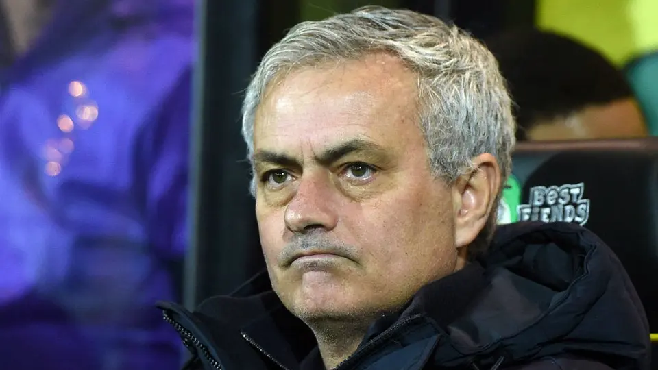 Mourinho es amonestado por ver las notas del técnico del Southampton