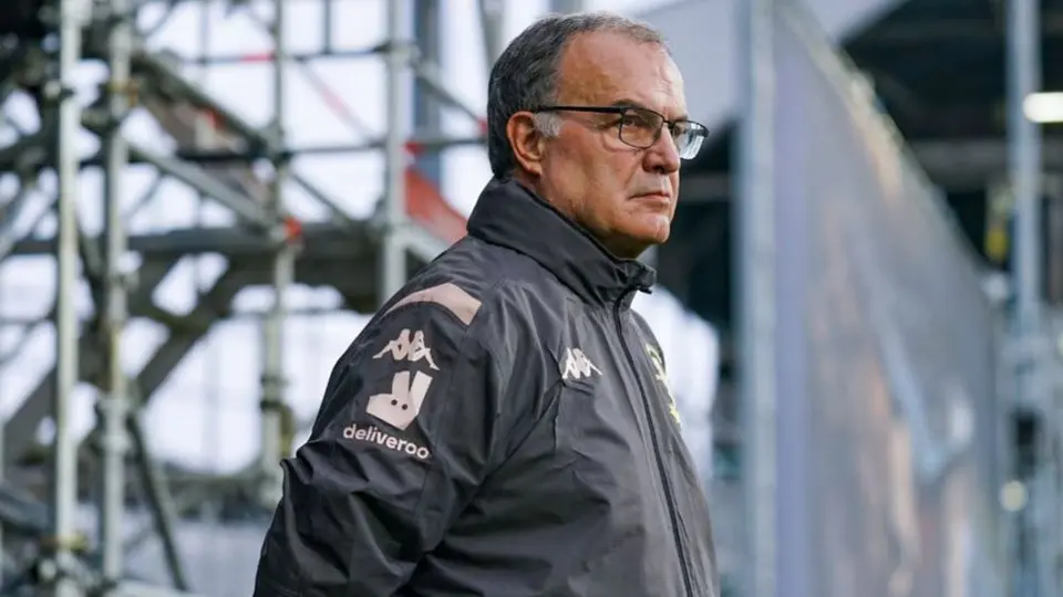 Marcelo Bielsa y jugadores de Leeds aplazaron su sueldos para ayudar al club