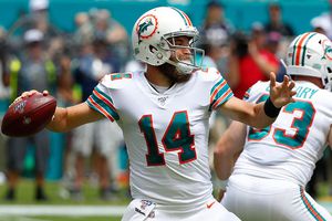Ryan Fitzpatrick volverá a ser titular con los Miami Dolphins