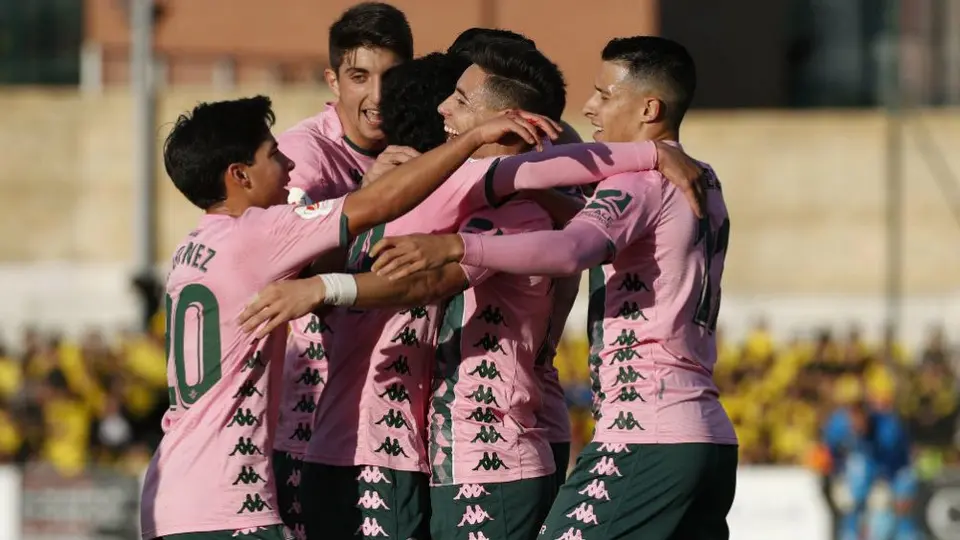 Diego Lainez sumó su tercera titularidad en victoria del Betis en Copa del Rey