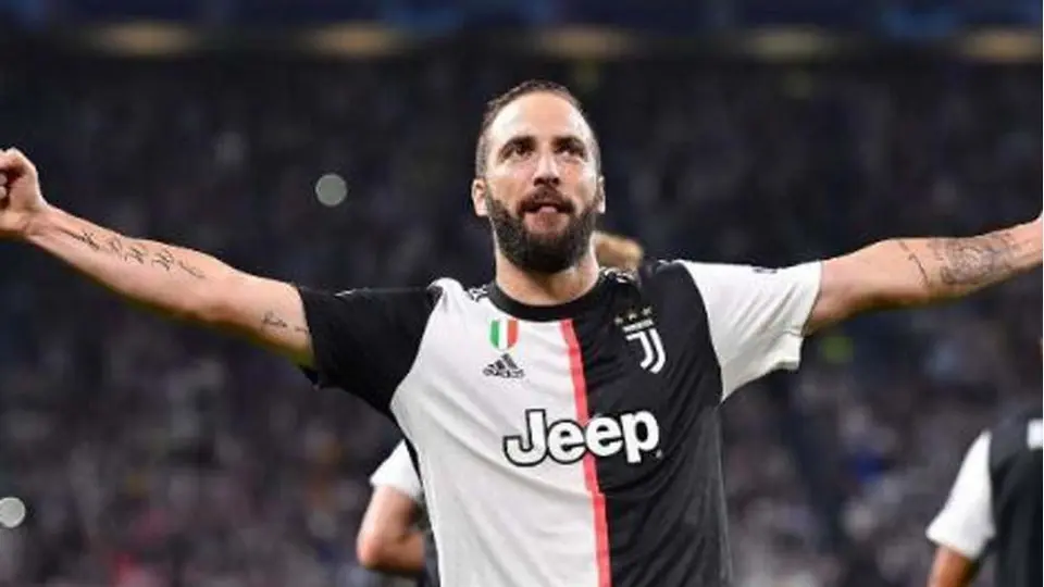 Raúl Jiménez: Higuaín podría ser su compañero en el Wolverhampton