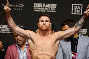Canelo Álvarez podría pelear contra Conor McGregor a finales del 2020