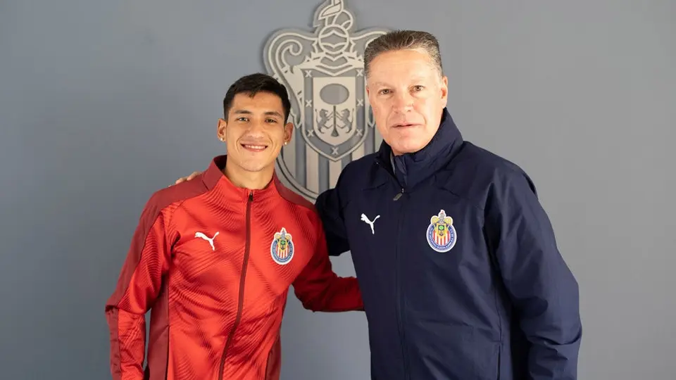 Antuna reveló que llegó a Chivas por los retos que planteó Peláez