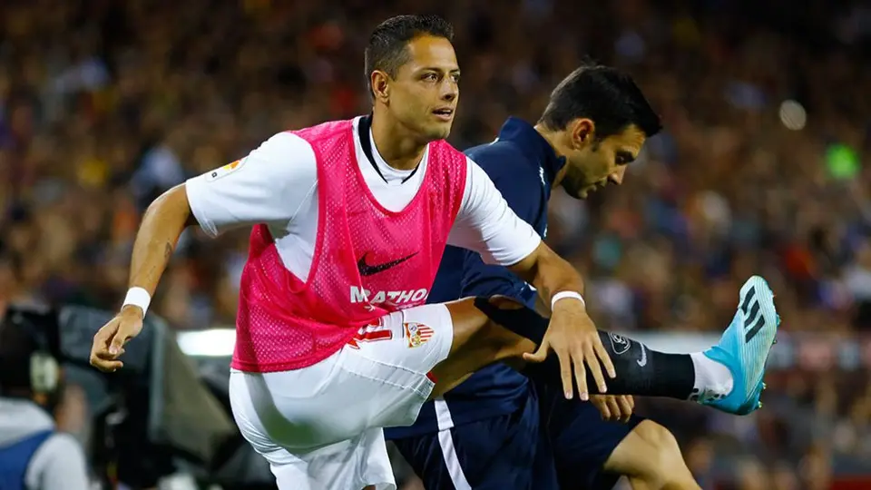 Chicharito, fuera de la lista del Sevilla para jugar contra el Real Madrid