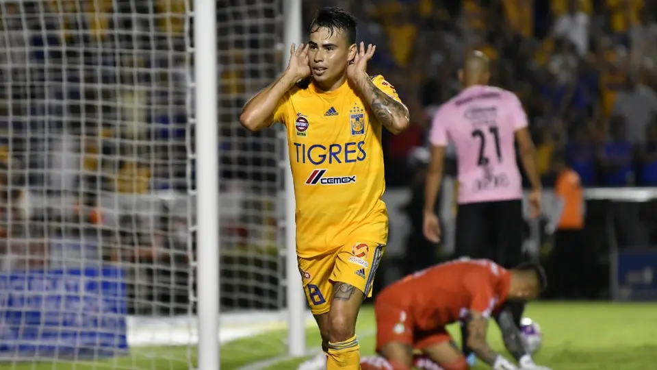 Tigres, demandado ante la FIFA por traspaso de Zelarayán al Columbus