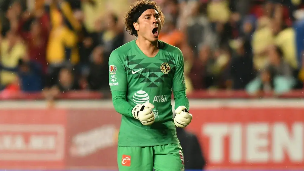 Guillermo Ochoa celebra un gol del América | MEXSPORT