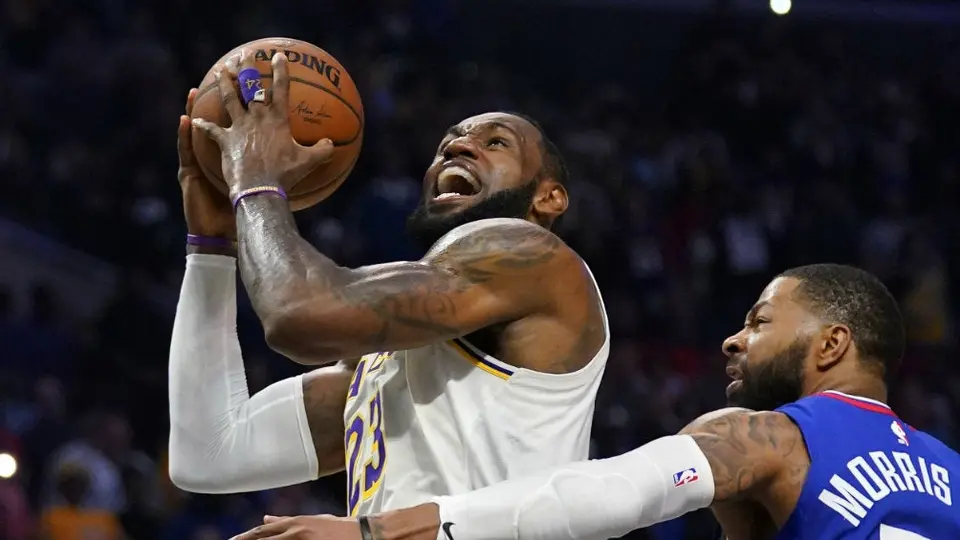 Lakers derrotó a Clippers por primera vez en la temporada