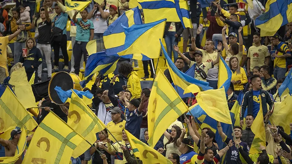 América: Barras de las Águilas podrán ingresar 'trapos' al Azteca en Concachampions