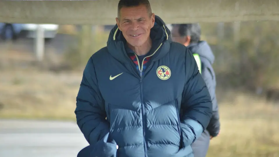 VIDEO: Alfredo Tena presume 'lavadero' a sus 63 años