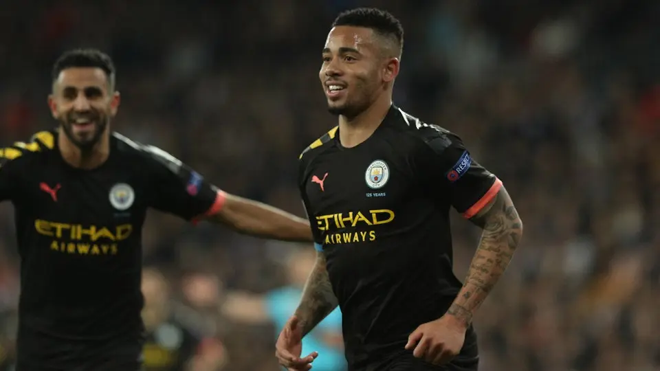 Southampton y Manchester City 'jugaron' gato tras suspensión de Premier League