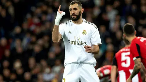 Karim Benzema cortó filete de oro con el famoso chef Salt Bae