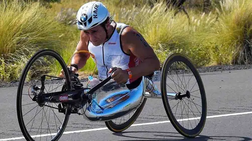 Alessandro Zanardi, grave tras sufrir accidente en exhibición de ciclismo