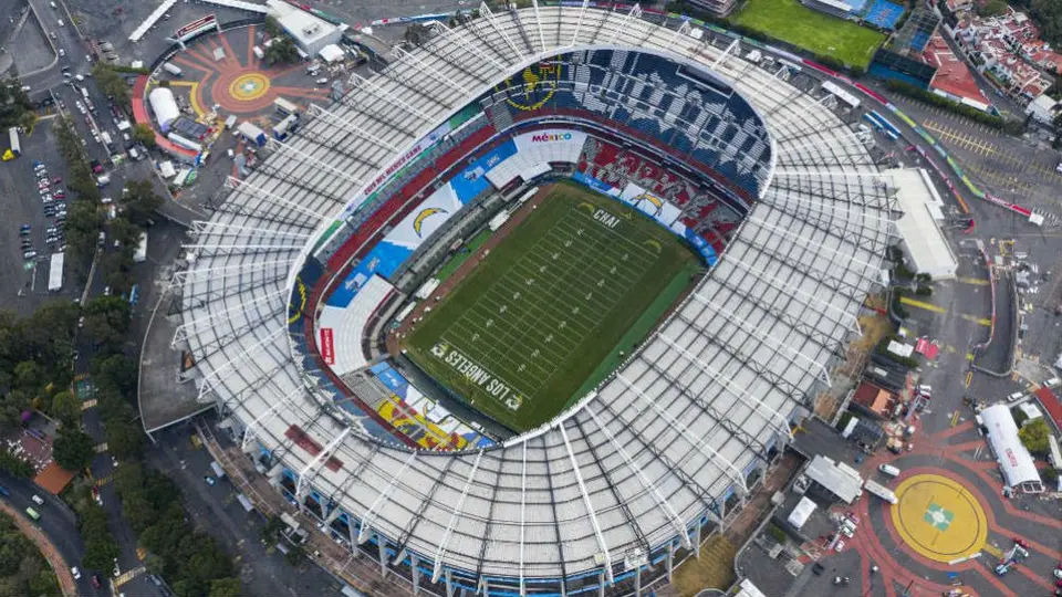 Reportera canadiense sobre el Estadio Azteca: "Hogar de bolsas de pipí"