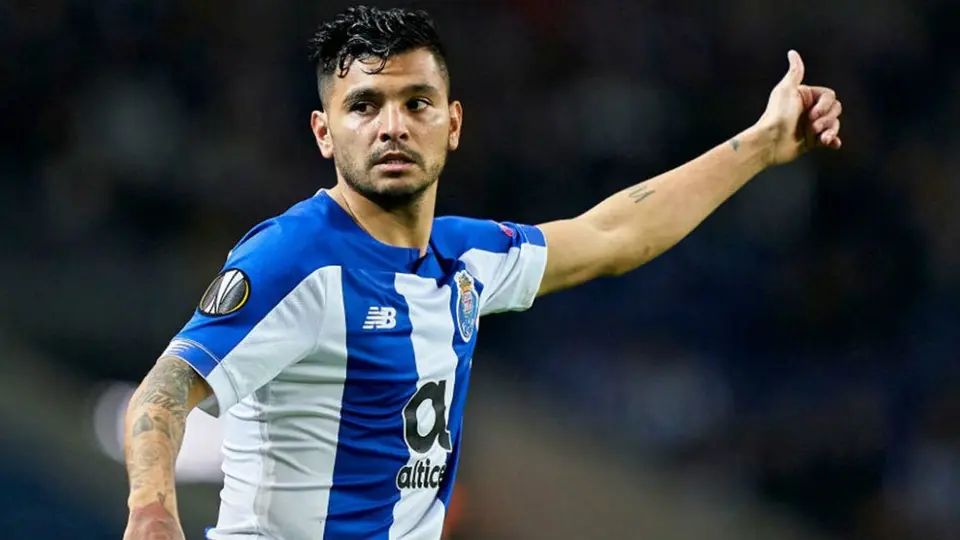 Agente de Tecatito Corona confirmó interés de Inter y otros equipos europeos
