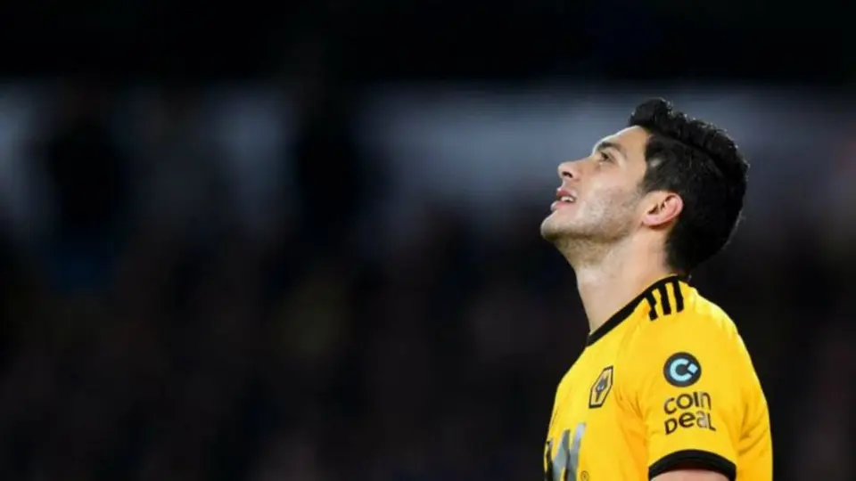 Premier League multará con hasta 200 mil euros a quien viole normas de confinamiento
