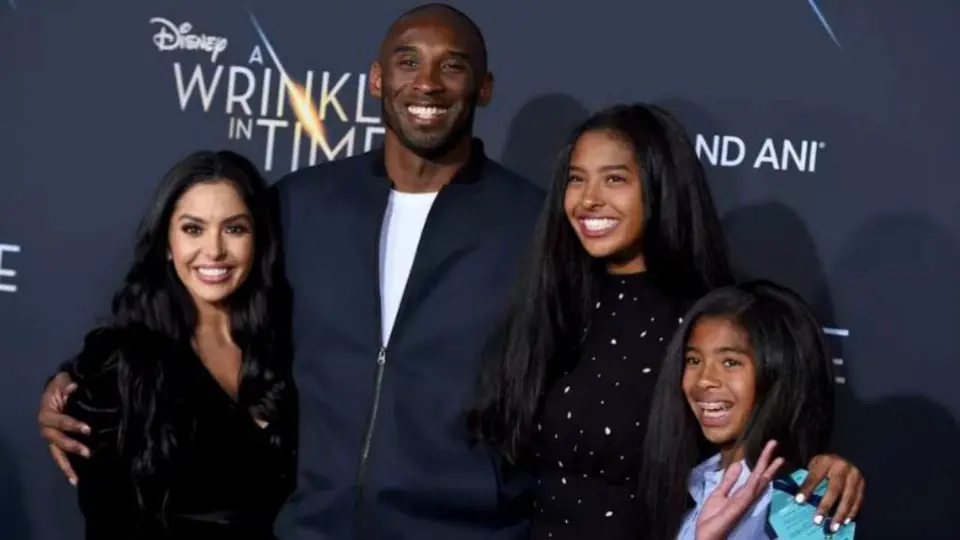 Vanessa Bryant se hizo par de tatuajes en honor a Kobe y Gianna