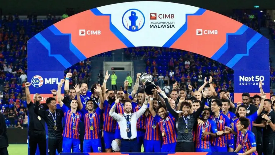 Técnico mexicano se corona campeón de Súpercopa de Malasia