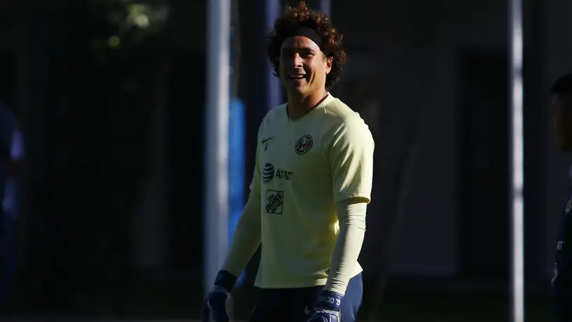 Memo Ochoa se tomó divertida foto con el 'Perro Rabioso'