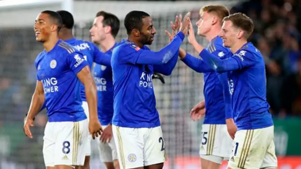 Equipos de Premier League recibirán adelanto millonario para hacer frente a crisis