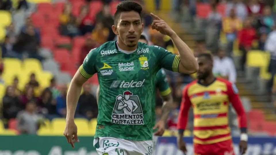 León derrotó a Monarcas a domicilio con un Ángel Mena enrachado