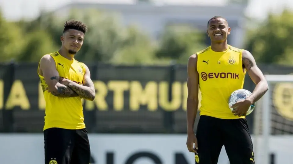 Dortmund: Sancho y Akanji fueron multados por cortarse el cabello sin cubrebocas