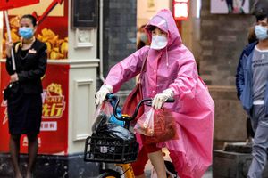 Nuevo brote de coronavirus en China pone en cuarentena a ciudad entera nuevamente