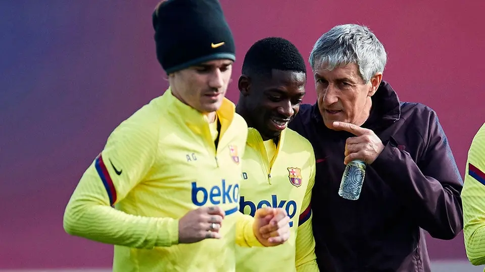 Dembelé abandonó práctica del Barcelona por molestias en la pierna