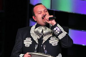 Pepe Aguilar a aficionados de Chivas: 'Cálmense güeyes'