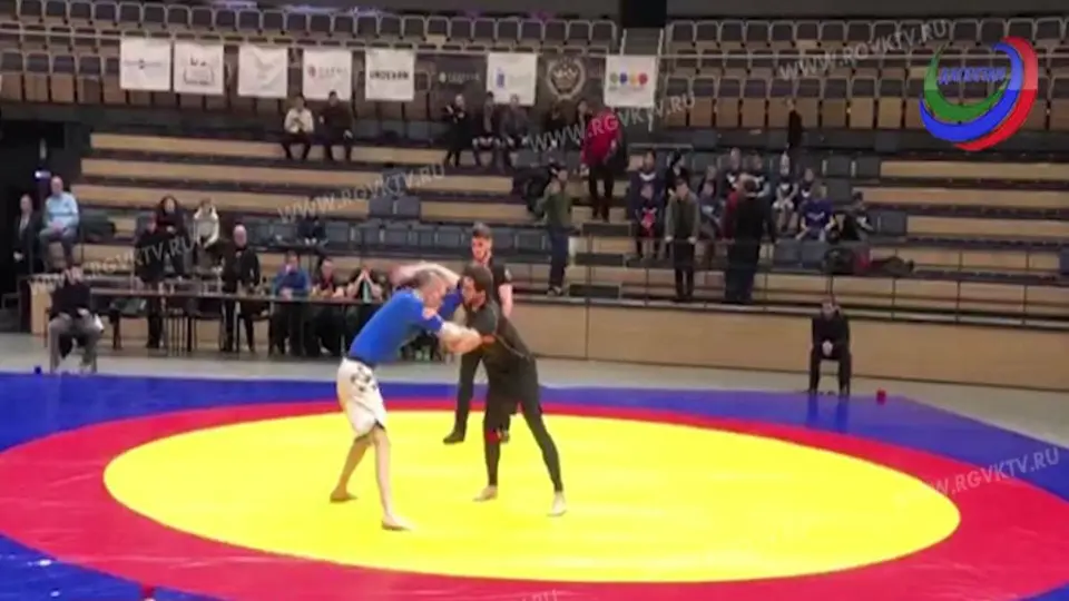 VIDEO: Luchador ruso se fracturó el cuello en plena competencia