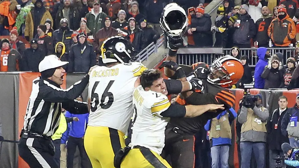 Myles Garrett, suspendido el resto de la temporada tras cascazo a Rudolph