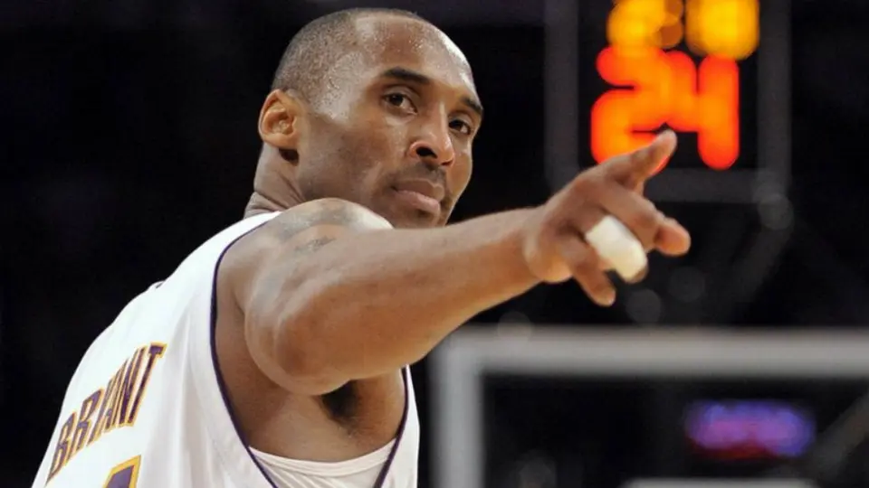 VIDEO: Kobe Bryant fue despedido con música de banda afuera del Staples Center