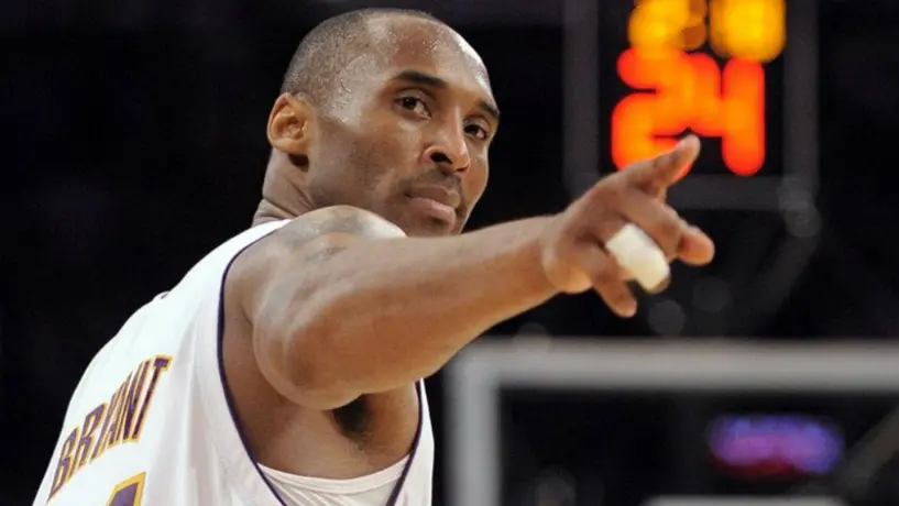 VIDEO: Kobe Bryant fue despedido con música de banda afuera del Staples Center
