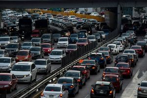 Semovi aclaró que sí podrá viajar una sola persona en auto en la CDMX