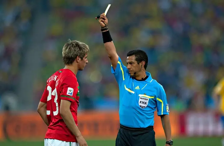 Armando Archundia en el juego de Portugal vs Brasil de Sudáfrica 2010