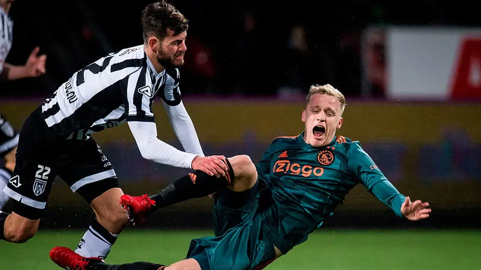 Ajax sufrió tropiezo contra Heracles en Eredivisie sin Edson Álvarez