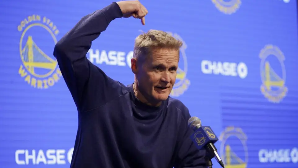 Steve Kerr critica las actitudes de Trump como presidente de EU