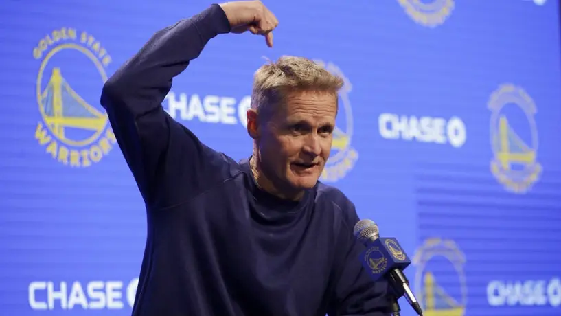 Steve Kerr critica las actitudes de Trump como presidente de EU