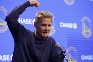 Steve Kerr critica las actitudes de Trump como presidente de EU