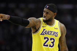 LeBron planea proporcionar residencias a familias y estudiantes que lo necesiten