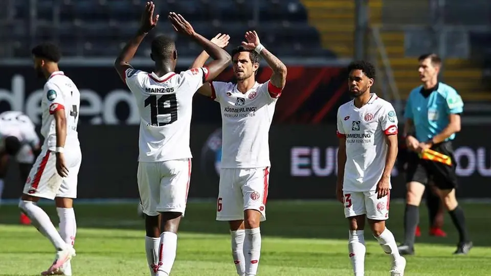 Bundesliga: Mainz doblegó de visita al Eintracht y se aleja del descenso