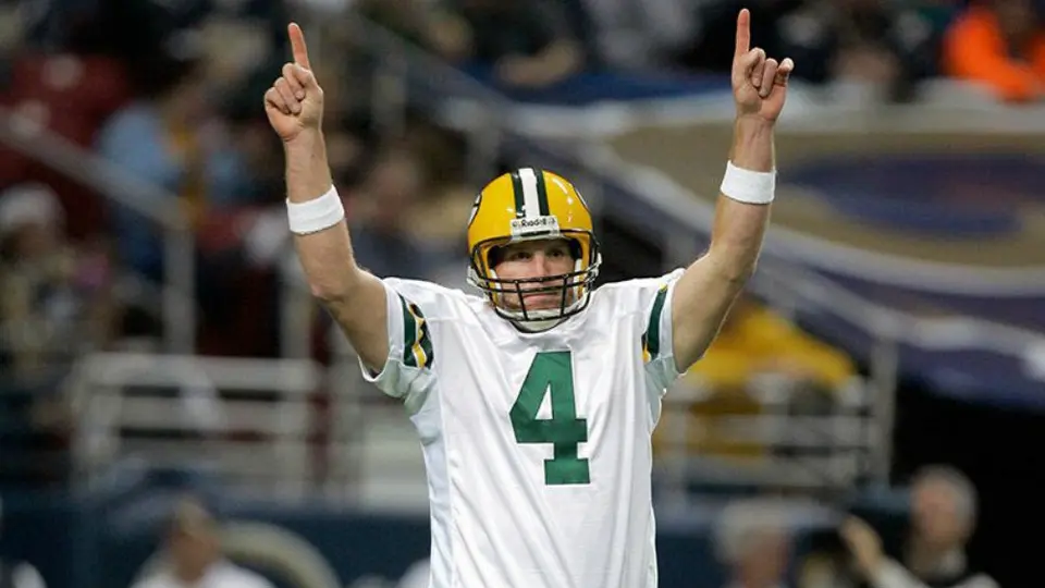 Brett Favre, acusado de fraude por 1.1 millones de dólares
