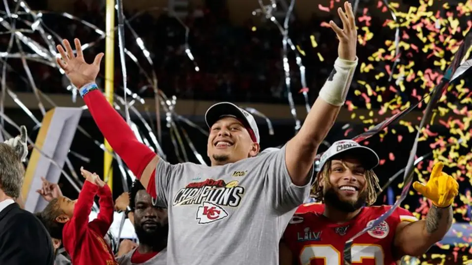 Chiefs ejercerá opción de quinto año en Patrick Mahomes