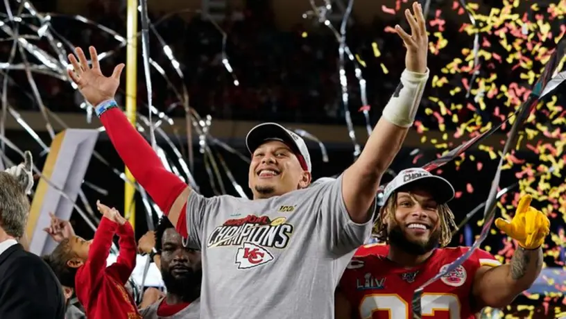 Chiefs ejercerá opción de quinto año en Patrick Mahomes
