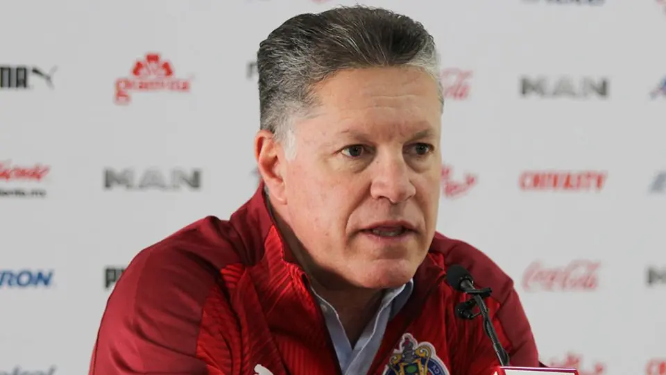 Ricardo Peláez afirmó que Chivas podría buscar refuerzos en otras ligas