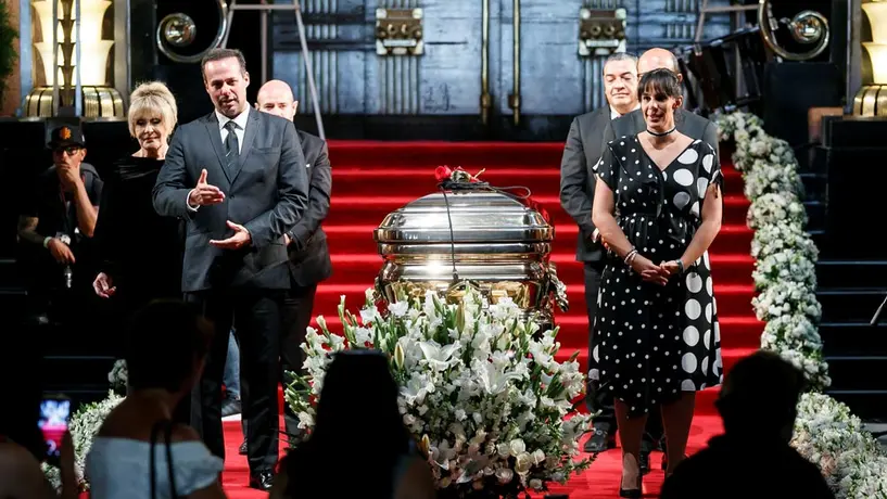 Celebridades dieron último adiós a José José en Bellas Artes