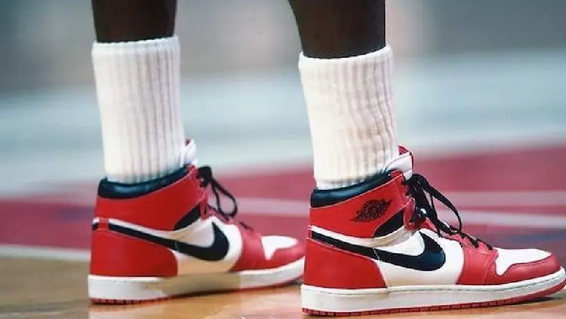 Tenis Air Jordan rompen récord al venderse en 560 mil dólares